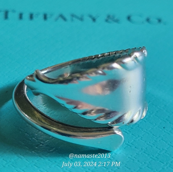 Tiffany & Co. Jewelry - 1895 Tiffany & Co. Sterling Silver Scallop  Feather Edge Luxury Spoon-ring #25